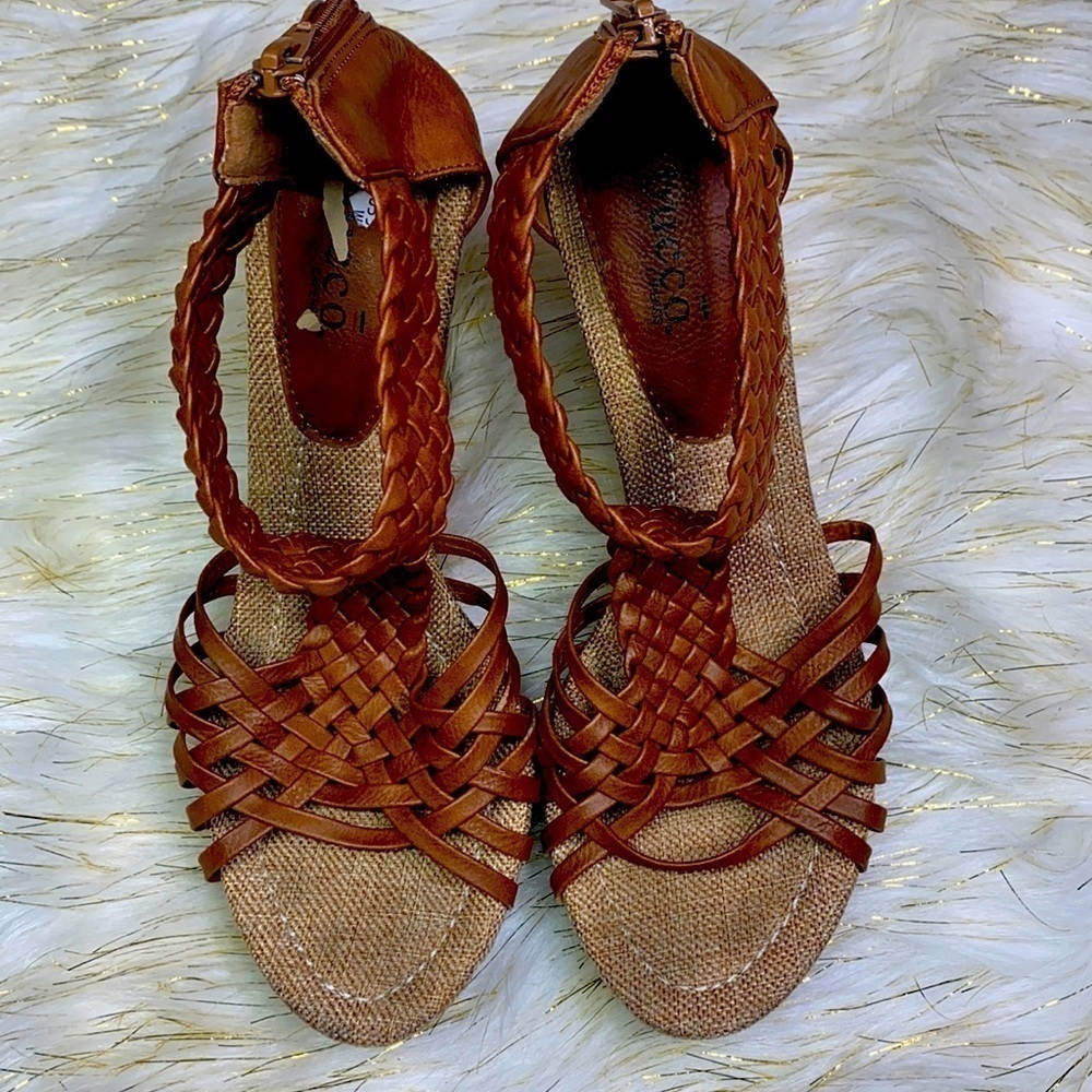 Bucco Capensis - Alamea Brown Platform Sandal Size 9
